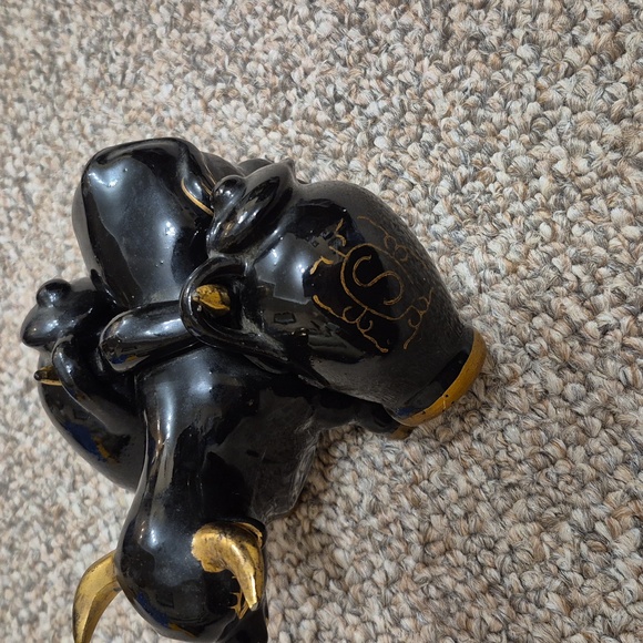Vintage Black and Gold Ceramic Bull Figurine Salt & Pepper Shakers Made In Japan - Picture 3 of 11